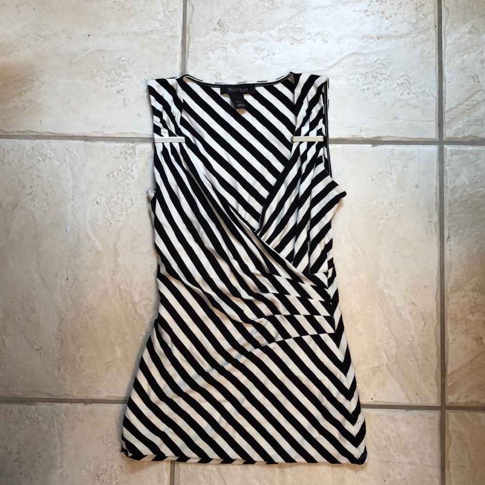 NEW WHITE HOUSE BLACK MARKET striped top!!!